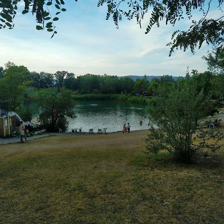 Camping Homair Domaine Des Iscles Mobil-Home Climatise Ла-Рок-д'Антерон Экстерьер фото