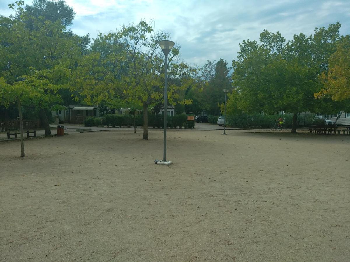 Camping Homair Domaine Des Iscles Mobil-Home Climatise Ла-Рок-д'Антерон Экстерьер фото