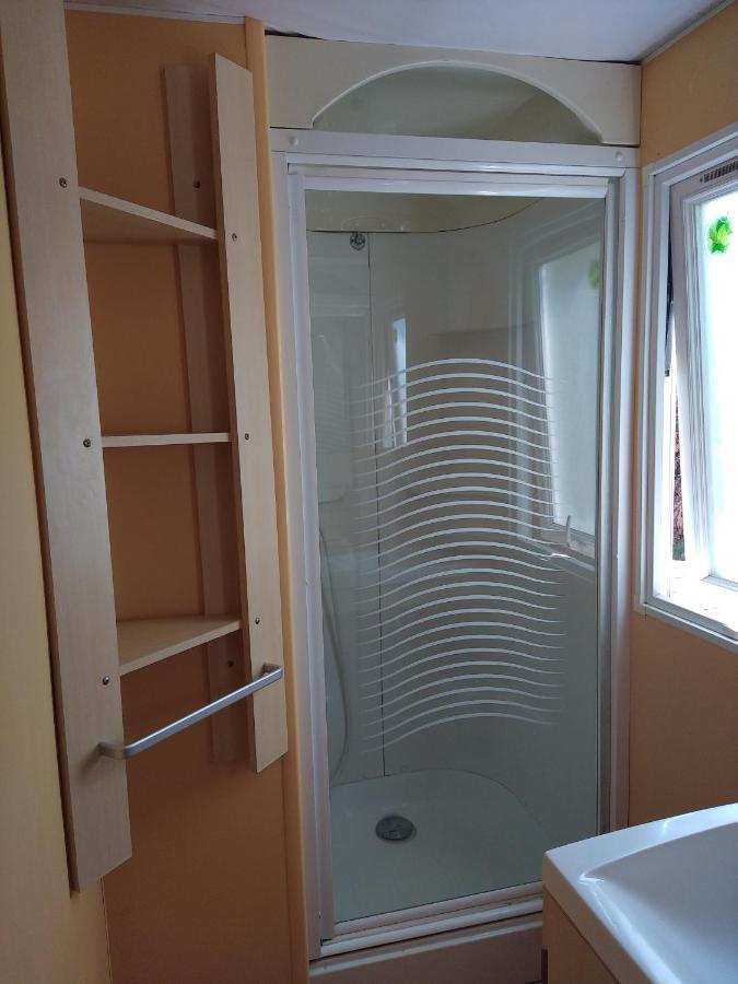 Camping Homair Domaine Des Iscles Mobil-Home Climatise Ла-Рок-д'Антерон Экстерьер фото